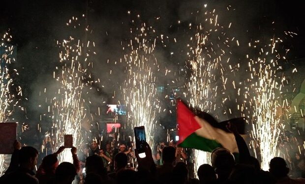 شیرازی‌ها پیروزی مردم فلسطین را جشن گرفتند/ سراسر ایران و جهان شادی با فروپاشی اسرائیل