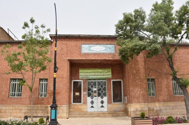 بازآفرینی کتابخانه نوستالوژیک شیراز در آستانه بهره‌برداری/ فیروزی: بازسازی کتابخانه شهید دستغیب تاکنون ۹۰درصد پیشرفت داشته است