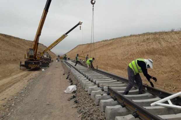 توسعه ریلی و جاده‌ای فارس با نگاه مثبت نماینده شیراز!/ قادری: امیدواریم راه‌آهن اقلید یزد تا پایان سال به بهره‌برداری برسد+ سند
