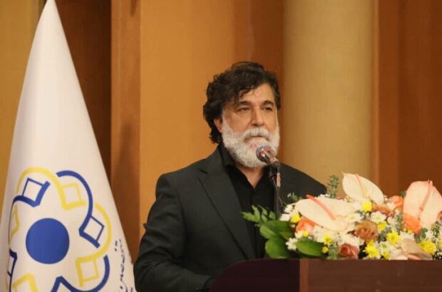 بسته‌شدن چندروزه بازار هنر شیراز موجب نگرانی هنرمندان شده است/ مریدی: این مجموعه باید به محور گردشگری صنایع دستی تبدیل شود