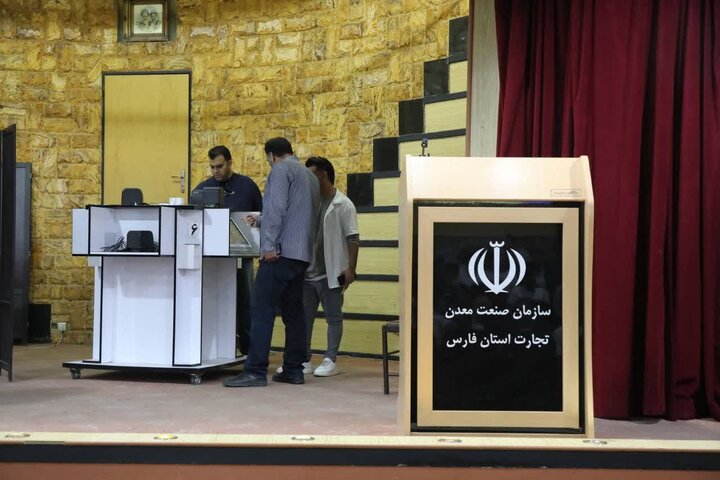 انتخابات صنف خودرو در شیراز به صورت الکترونیکی برگزار شد/ مجرب: بکارگیری فناوری‌‌های نوین باعث شفافیت و تسریع روند می‌شوند