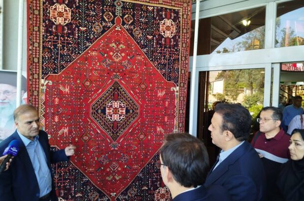 راه‌اندازی خانه فرش فارس در دستور کار قرار دارد/ نمایش آثار بافندگان در نمایشگاه تاروپود تمدن/ پارسایی: باید به صادرات فرش دستباف تمرکز ویژه داشته باشیم