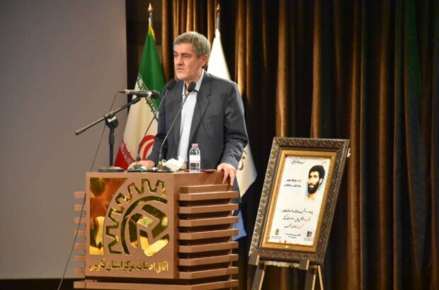 فقه و تجارت در تقویت توان تولیدکنندگان ایرانی مکمل هستند/ استاندار فارس: بازاریان در تحولات سیاسی ‌اجتماعی و اقتصاد ملی نقش‌آفرین هستند