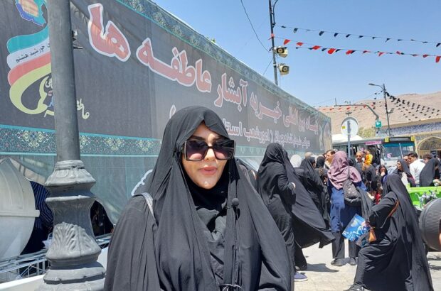 موکب شهدای شاهچراغ در شیراز برپا شد/ فرزانه زارع: آبشار عاطفه‌ها در توسعه فرهنگ ایثار و شهادت نقش‌آفرینی خواهد کرد