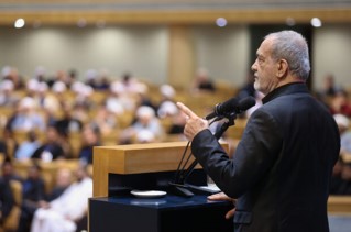 رئیس جمهور در پیامی درباره افزایش سالمندی جمعیت هشدار داد/ پزشکیان: بیش از ۳۰ درصد جامعه تا سال ۱۴۳۰ سالمند می‌شوند