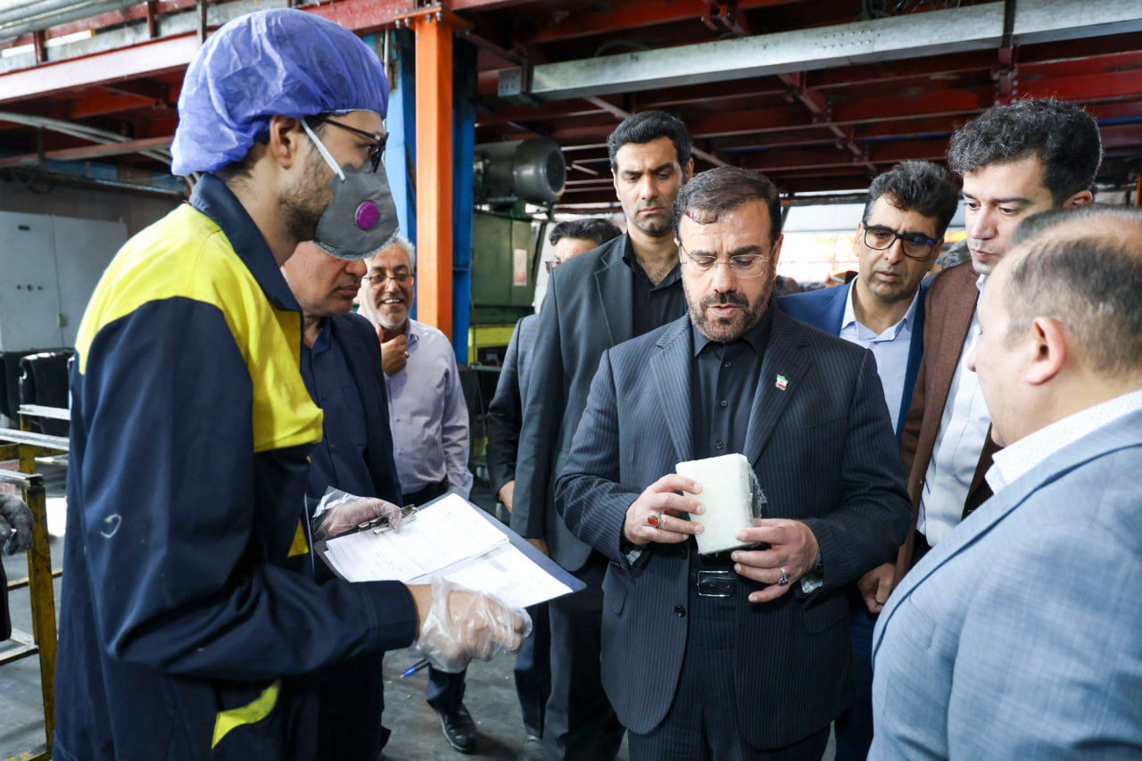 شهرک صنعتی فراسان فارس میزبان مدیران دولتی شد/ امیری: صنعتگران در سنگر تولید از اقتصاد ملی دفاع می‌کنند