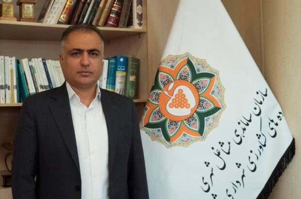 ساماندهی هوشمند دستفروشان شیراز صرفا جابه‌جایی فیزیکی نیست/ ایجاد سازوکار پایدار و قانونمند با ثبت‌نام در سامان‌بازار/ خلیلی: نگاه ما حفظ همزمان کرامت متقاضیان و حقوق شهروندان است