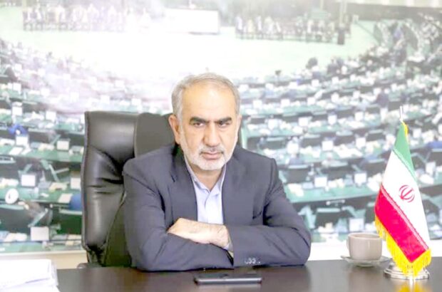 نماینده شیراز در حمایت از سرمایه‌گذاران به استاندار فارس نامه‌ سرگشاده زد/ عملکرد بخش سرمایه‌گذاری به کمیسیون تخصصی تولید مجلس گزارش شود/ قادری: دستگاه‌های اجرایی در فرآیند جذب سرمایه تکلیف قانونی دارند
