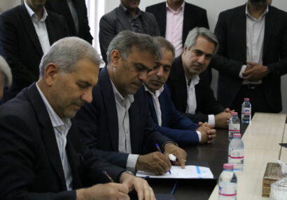 تفاهم‌نامه دومین درمانگاه فرهنگیان شیراز با علوم پزشکی امضاء شد/ کلاری: این مرکز تخصصی برای ارائه خدمات ویژه درمانی به زودی راه‌اندازی می‌شود