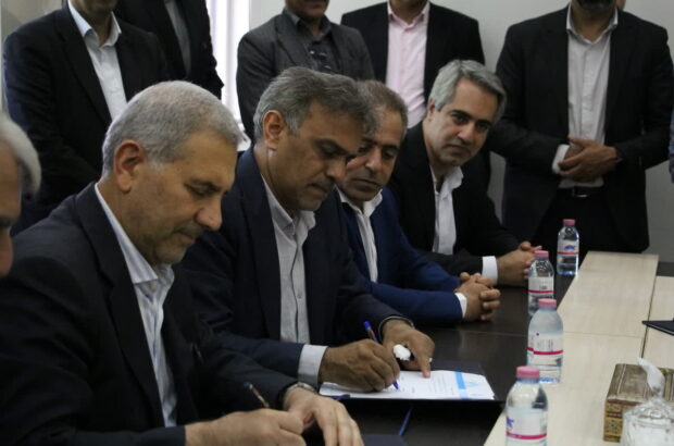 تفاهم‌نامه دومین درمانگاه فرهنگیان شیراز با علوم پزشکی امضاء شد/ کلاری: این مرکز تخصصی برای ارائه خدمات ویژه درمانی به زودی راه‌اندازی می‌شود