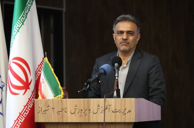 معیشت نباید دغدغه فرهنگیان فارس باشد/ کلاری: وزیر آموزش و پرورش این موضوع را پیگیری می‌کند