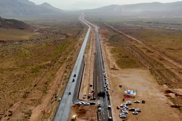 قطعه جدید بزرگراه فسا داراب به بهره‌برداری رسید/ عبدالهی: افتتاح این پروژه گامی موثر در افزایش ایمنی سفرها است