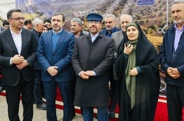 فارس پرچمدار جذب اعتبارات ملی وزارت راه و شهرسازی شده است/ عبدالهی: این روند تامین منابع مالی باعث تکمیل پروژه‌های عمران می‌شود