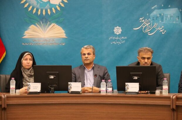 آموزش‌وپرورش فارس در تربیت فرزندان جامعه مسئولیت سنگین دارد/ احمدی‌زاده: مناطق کم‌برخوردار در اولویت تعلیم و تربیت قرار گیرند