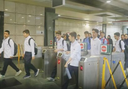 نرخ بلیت شهروندان فاقد کارت در مترو و اتوبوس شیراز تغییری ندارد/ فرخ‌زاده: کمبود کارت‌ نباید باعث تحمیل هزینه بیشتر در سفرها شود