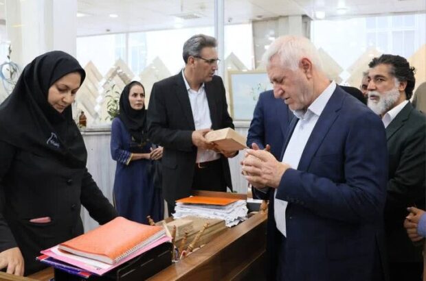 صادرات فرهنگی در فارس با هنر صنایعدستی توسعه مییابد/ سلیمی: هنر دست ایرانیان باید در بازارهای جهانی معرفی شود صادرات فرهنگی در فارس با هنر صنایعدستی توسعه مییابد/ سلیمی: هنر دست ایرانیان باید در بازارهای جهانی معرفی شود