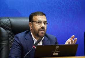 سرمایهگذاران نباید در پیچوخم ادارات سرگردان بمانند/ مدیران دولتی به نظارت بر روند جذب سرمایه موظف شدند/ استاندار فارس: تسریع در پاسخ به استعلامها ضروری است