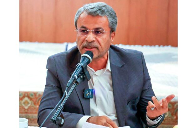 عملکرد مدیران دولتی فارس باید برای مردم بازگو شود/ احمدی‌زاده: ارتباط مستمر میان دولت و رسانه‌ها ضرورت دارد