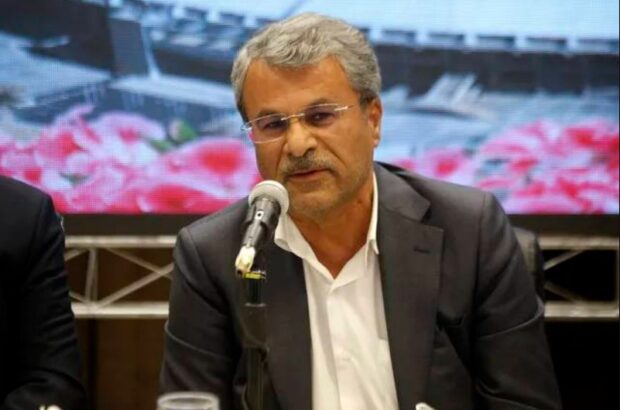 مشکلات بجا مانده ورزشگاه پارس شیراز حل خواهد شد/ احمدی‌زاده: در حل مسائل موجود نباید به دنبال شناسایی مقصر باشیم