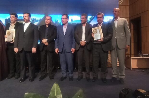 تعاون روستایی فارس دستگاه برتر جشنواره شهید رجایی شد/ تاکید نماینده عالی دولت بر نگاه تحولی و بکارگیری ظرفیت‌های بومی