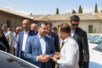 فرمانداری‌ها در فارس به خودرو جدید سازمانی تجهیز شدند/ ۳۷ دستگاه سمند سورن با حضور استاندار به فرمانداران تحویل داده شد
