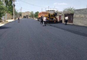 روستای خاتونک شیراز با عملیات آسفالت بهسازی شد/ ابراهیمی: امکانات زیربنایی موثرترین ابزار انگیزه زندگی است