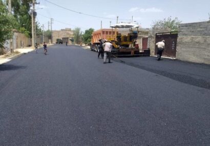 روستای خاتونک شیراز با عملیات آسفالت بهسازی شد/ ابراهیمی: امکانات زیربنایی موثرترین ابزار انگیزه زندگی است