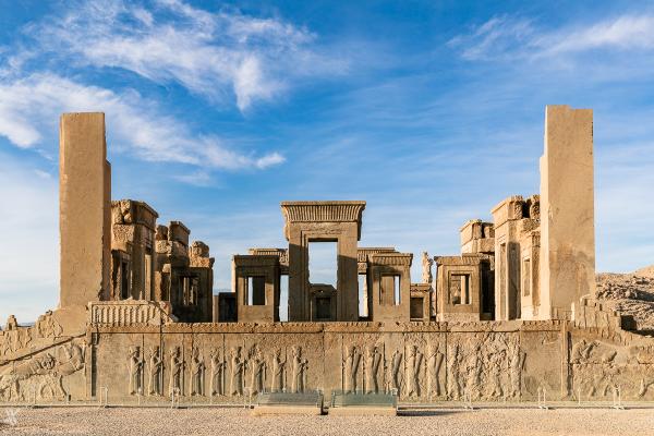 فعالیت معدن متخلف در حریم تخت جمشید متوقف شد/ جعفری: حفاظت پایدار از میراث تاریخی نیازمند حمایت دستگاه‌های قضایی است