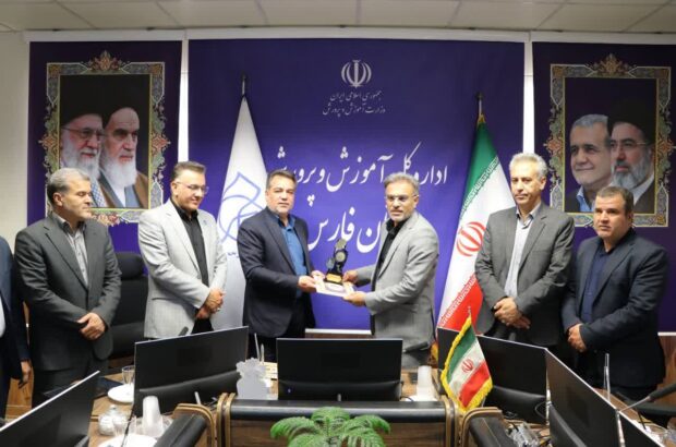 نهادینه‌سازی فرهنگ مصرف بهینه آب در مدارس فارس کلید خورد/ تفاهم‌نامه مشترک آبفا و آموزش‌وپرورش به امضاء رسید/ کلاری: توجه به کم‌آبی یک ضرورت اجتناب‌ناپذیر است/ شبانی: صرفه‌جویی در مصارف مختلف باید یک اولویت باشد