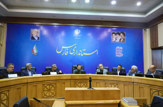 مدیران فارس در اعتمادآفرینی عملکرد مسئولانه داشته باشند/ امیری: حاکمیت قانون در پیشرفت کشور نقش بنیادین دارد