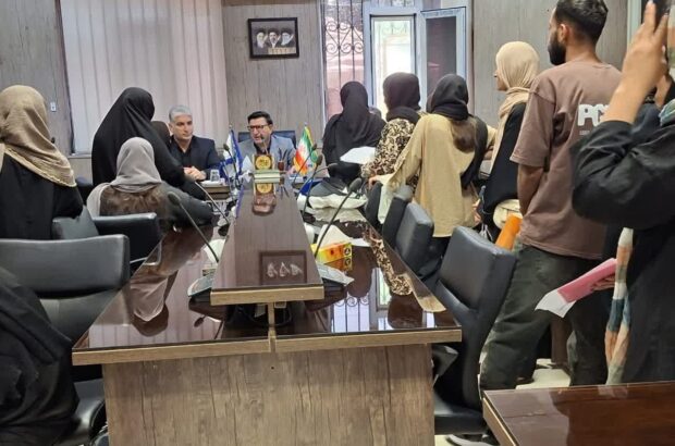 مشکلات اتباع خارجی فارس بدون واسطه پیگیری میشود/ احمدی: اولویت ما پاسخ شفاف به مهاجرین است مشکلات اتباع خارجی فارس بدون واسطه پیگیری میشود/ احمدی: اولویت ما پاسخ شفاف به مهاجرین است
