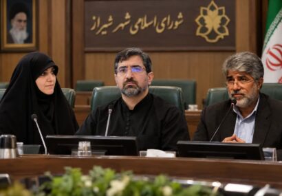 نظارت سه عضو شورا بر عملکرد شهرداری شیراز ادامه دارد/ تبدیل وضعیت ۳۲ نفر از سه هزار نفر کارکنان شرکتی شفاف‌سازی شود!/ دستگاه‌های نظارتی رسیدگی کنند؛ استخدام باید طبق معیار و قابل دفاع باشد+ نامه