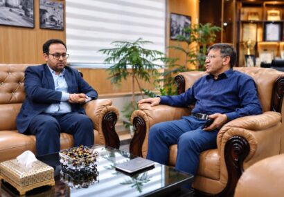 مطالبه مردمی اینترنت پایدار در مخابرات فارس پیگیری شد/ خدمات ارتباطی دیجیتال باید پاسخگوی نیاز جامعه باشد/ محمودی: توسعه فیبر نوری و کیفیت آنتن‌دهی در شرایط جنگی ادامه دارد