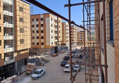 فرآیند اجرایی پروژه ملی مسکن در فارس پایش شد/ تکمیل طرحها با رفع موانع اجرا تسریع میشود/ عبدالهی: بیش از ۹۰ هزار واحد مسکونی در دست ساخت است