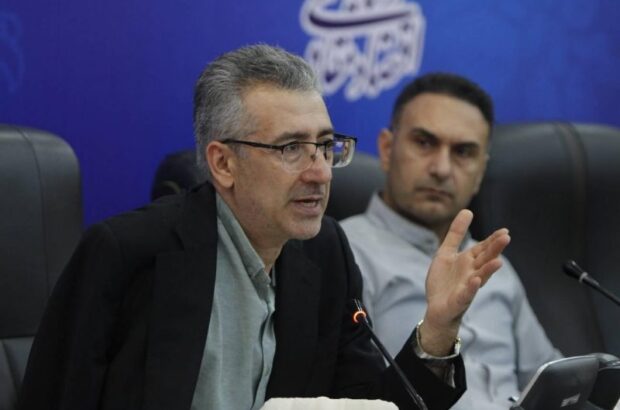 تبدیل وضعیت ۳۲ نفر کارکنان شرکتی شهرداری شیراز متوقف شد!/ فرآیند شفاف و ساختارمند جایگزین اقدامات تبعیض‎‌آمیز شود/ استانداری فارس دستور فوری و لازم‌الاجرا داد؛ ایراد کار کجاست؟+ نامه