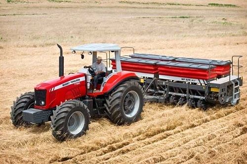 تسهیلات بانکی مکانیزاسیون بخش کشاورزی فارس اعلام شد/ لطفعلیان: ارتقاء درجه و تجهیز ناوگان باعث افزایش بهره‌وری می‌شود